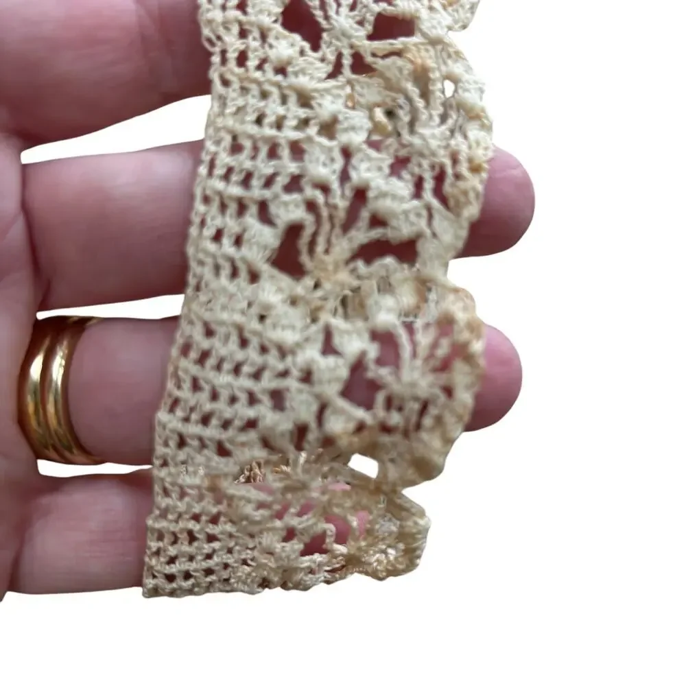 Vintage hand made crochet lace crafting sewing notions lot of 5 pcs ecru cream